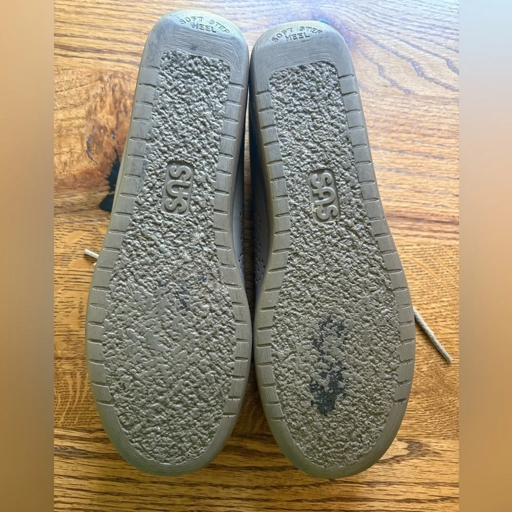 SAS size 9 Narrow Siesta Lace-up Loafer